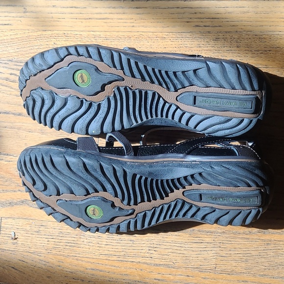 Jambu Spain Sandals, size 9.5M - Picture 2 of 2